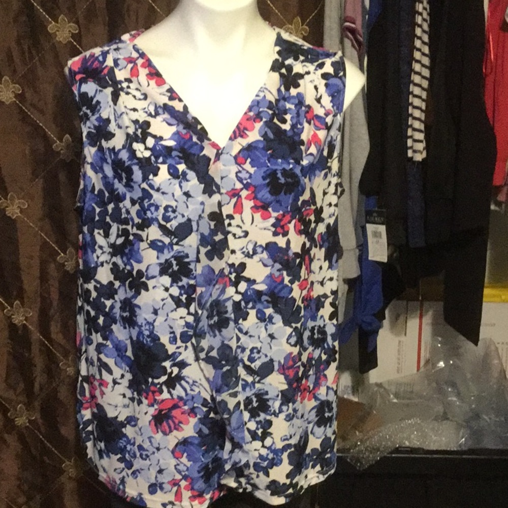 1X gorgeous blue and pink floral sleeveless top